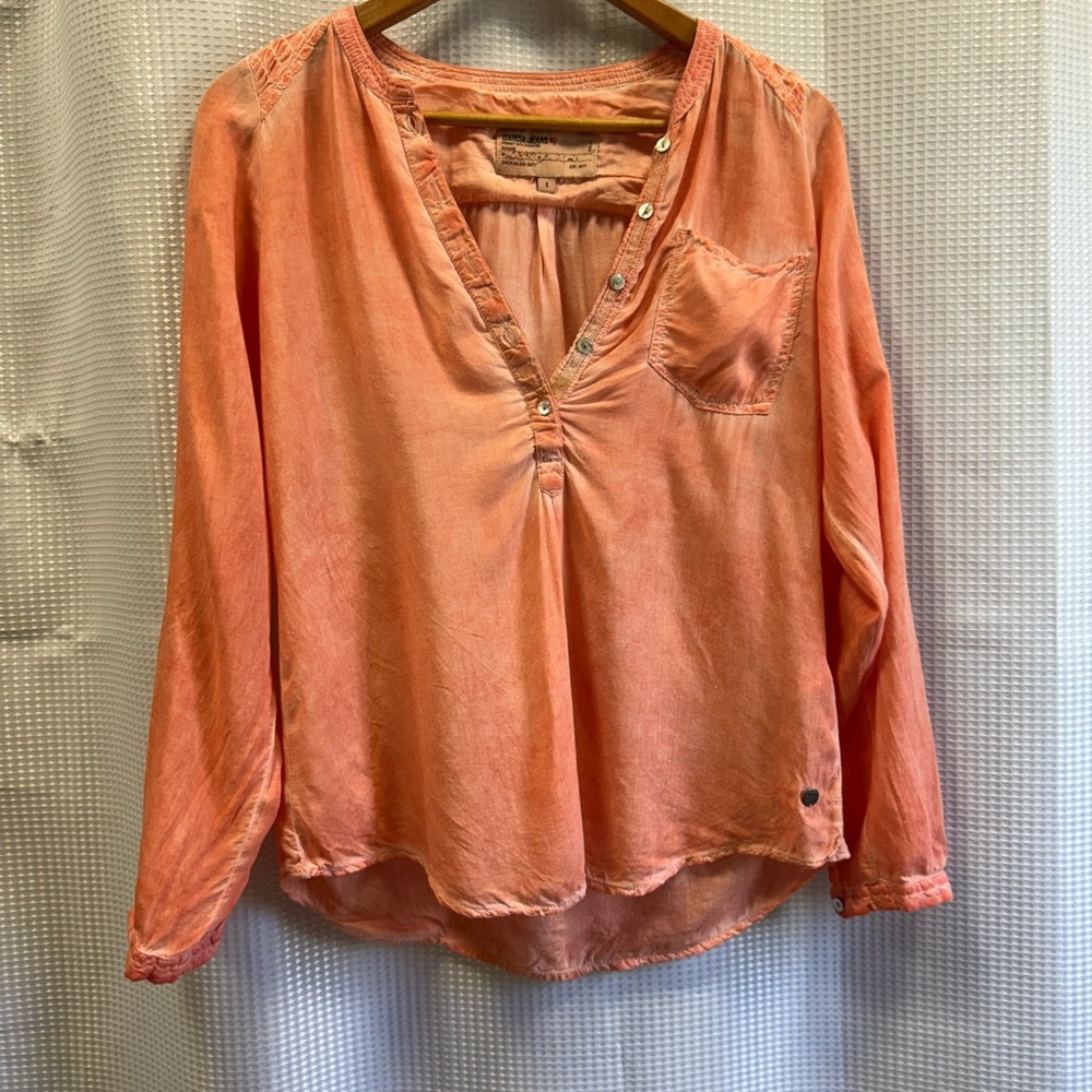 Garcia vibrant lightweight Button-Up Blouse - size s